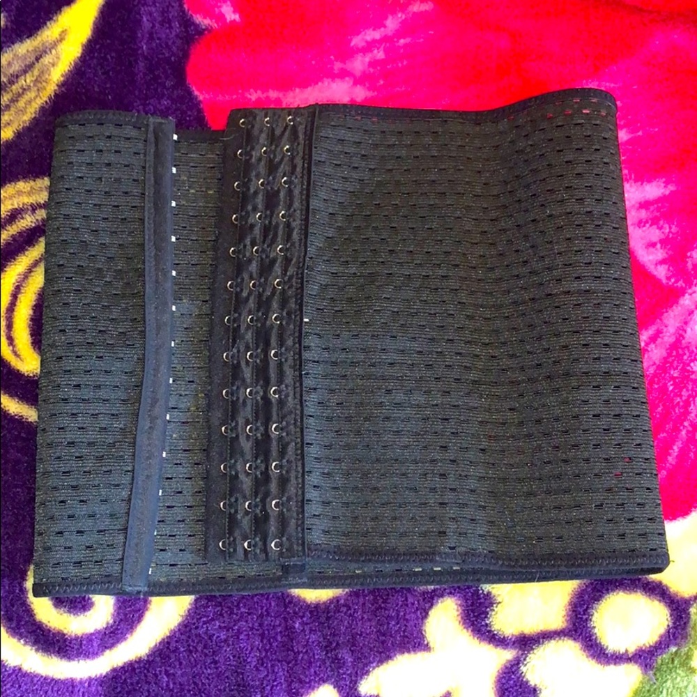 NWOT Waist Shaper Back Brace Corset Hooks Black M
